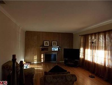 3rd image of 2069 W 99th St