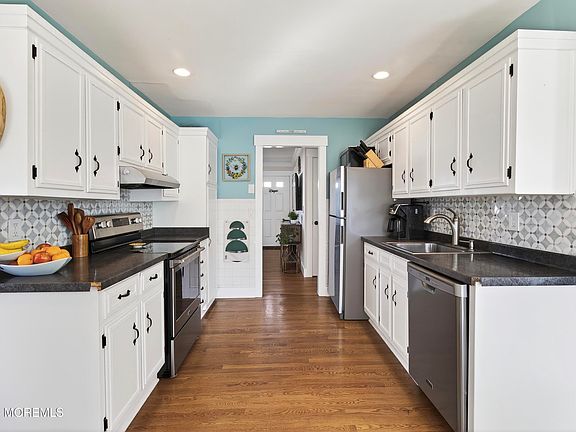 4th image of 105 Cranbury Road