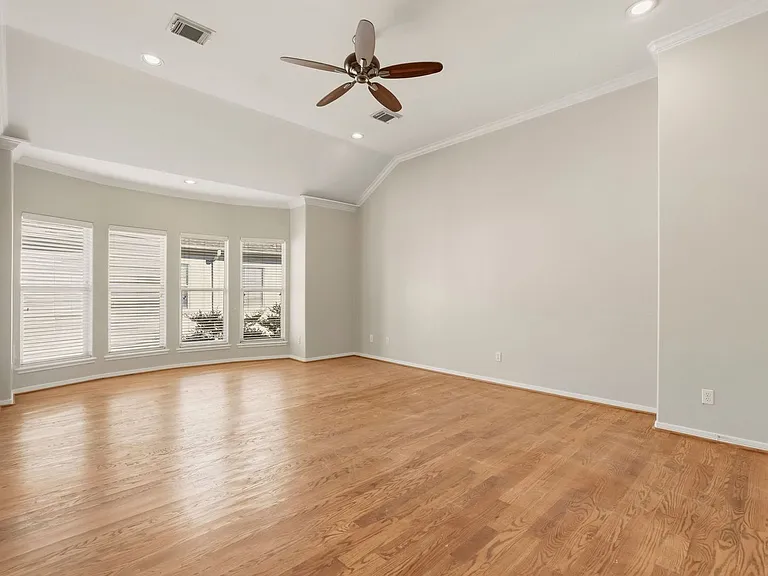 822 Stuart St — Photo 23