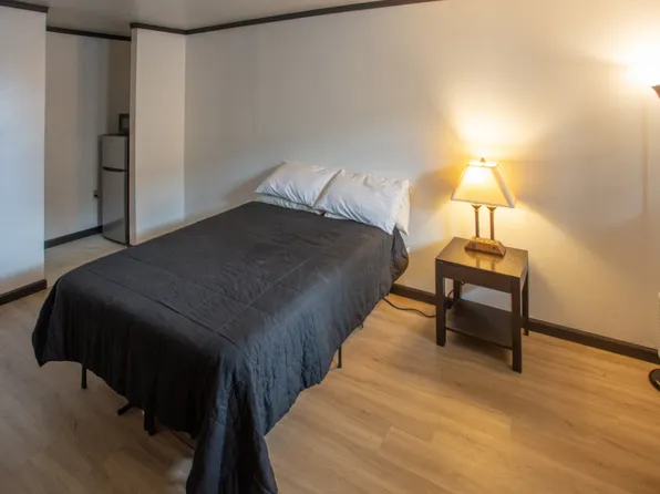 2555 N Glenstone Ave, Springfield, MO 65803