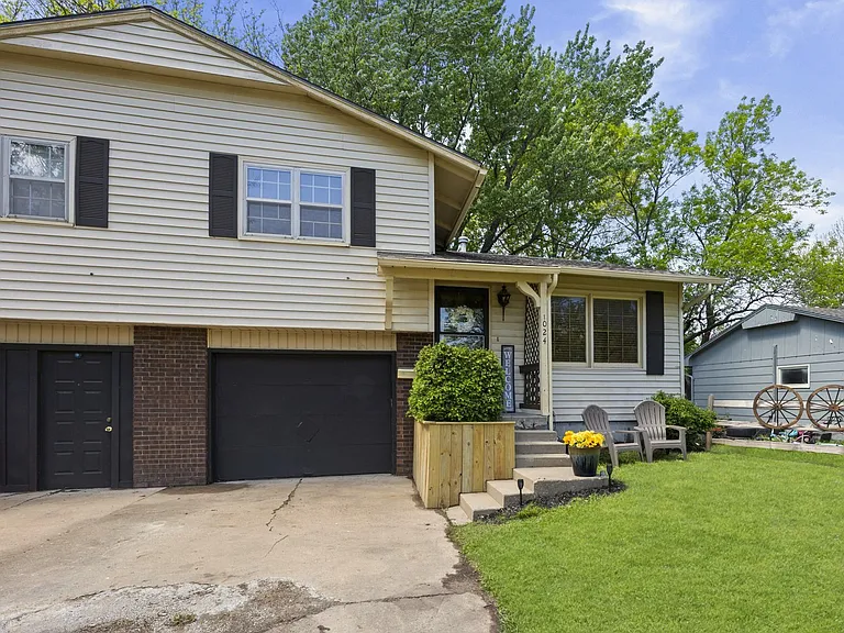 1024 S Ash St — Photo 41