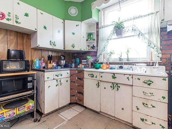 3rd image of 5532 Torresdale Ave