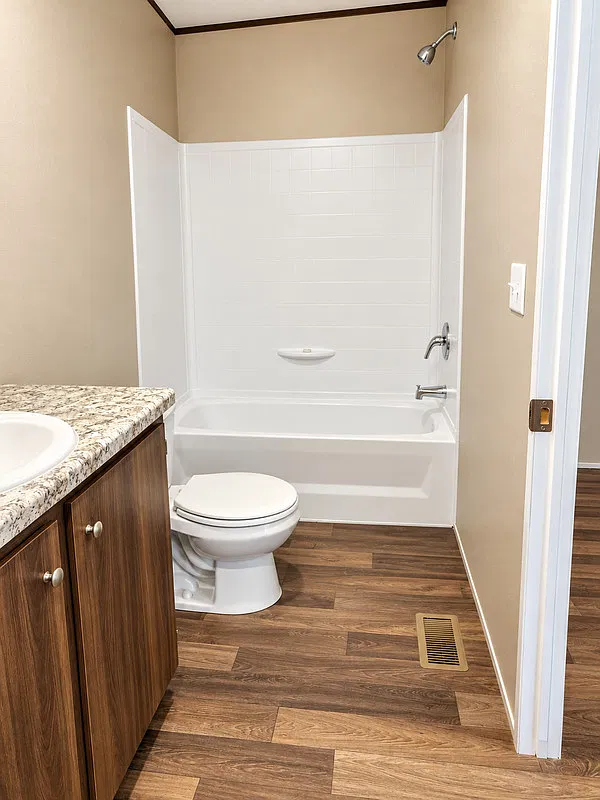3 bed, 2.0 bath, 1000 sqft, $1,550 — Photo 4