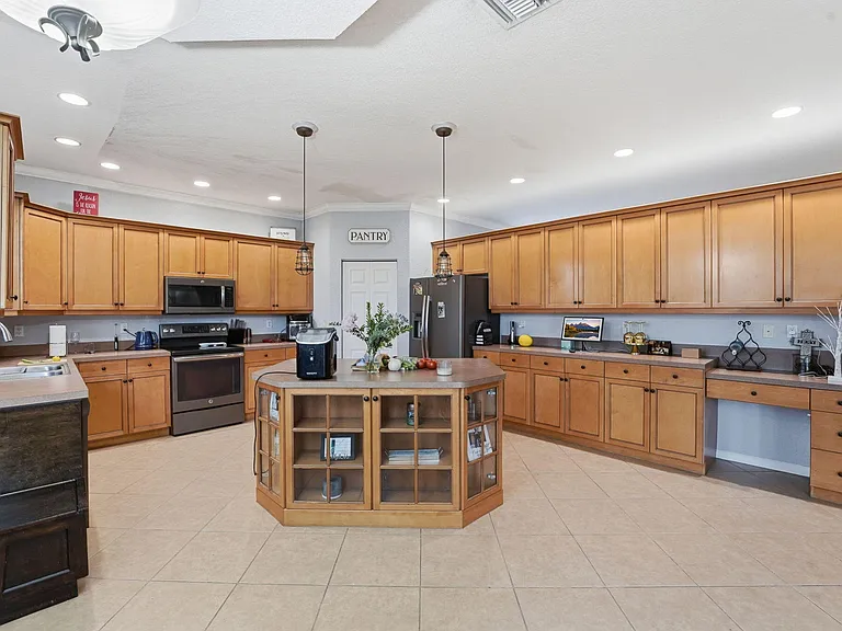 2753 Misty Oaks Cir — Photo 16