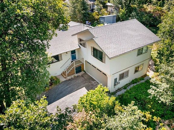 2nd image of 424 Adams Dr