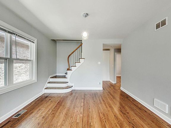 4th image of 2713 N 77th Ave