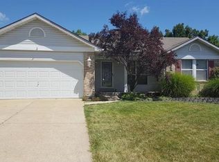 3719 Summit Dr, Saint Charles, MO