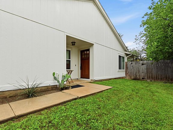 3rd image of 8108 Treehouse Ln