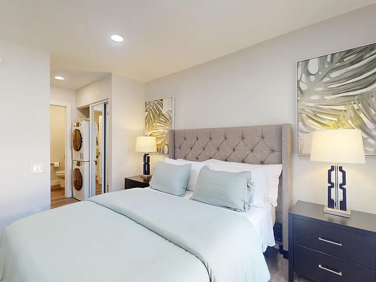 Charter Oaks Apartments — Photo 36