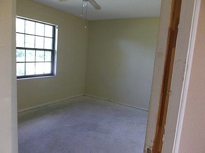 3rd image of 2904 SE Pier St