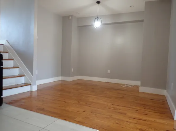 203 Crystal Street image 3 of 11