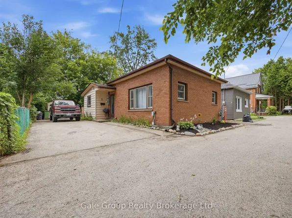 1 Britton Dr, Saint Thomas, ON N5P 3E4