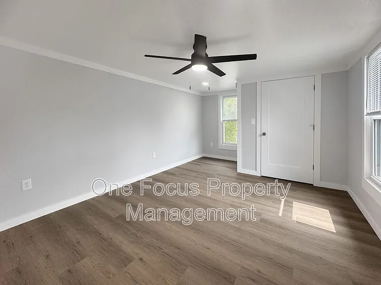 16 N Jones St — Photo 8