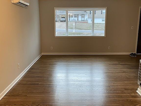 4th image of 3516 Glendale Ln NW