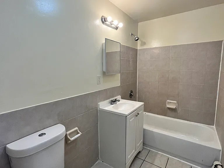 205 Union St #14 — Photo 6
