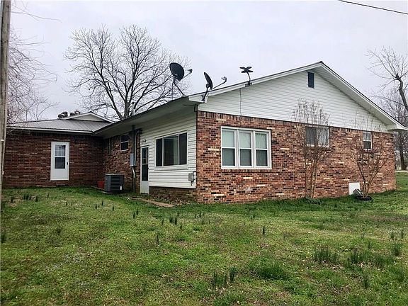 3rd image of 601 W North St