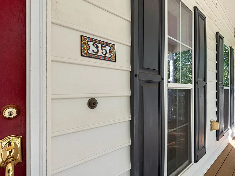 35 Cynthia Ln — Photo 2