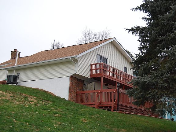 3rd image of 92 Eden Dr NE