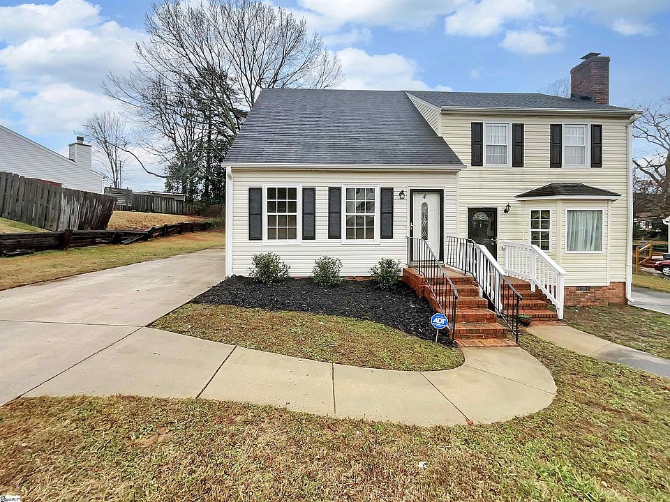 1st image of 4 Sweetbriar Ln