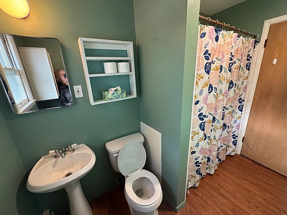 4th image of 308 Hilbert St #1
