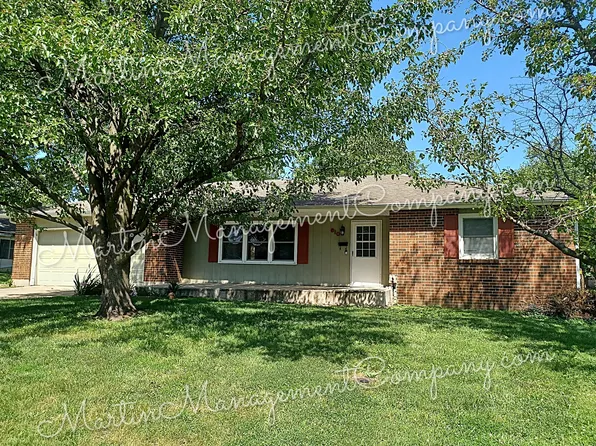 810 Ruth Ann Dr, Sedalia, MO 65301