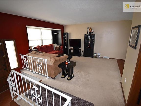 3rd image of 2905 NW Castle Dr