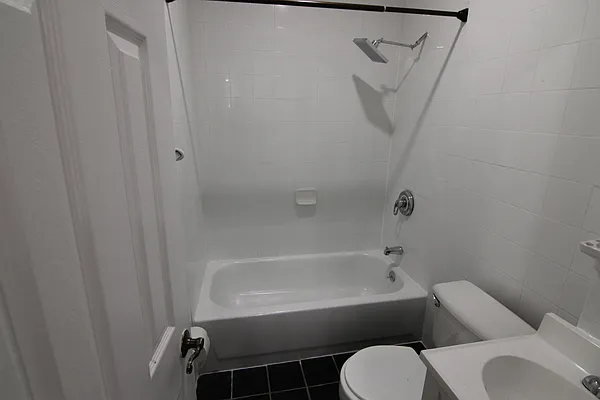 Rented by Lucky Apt Inc | media 36