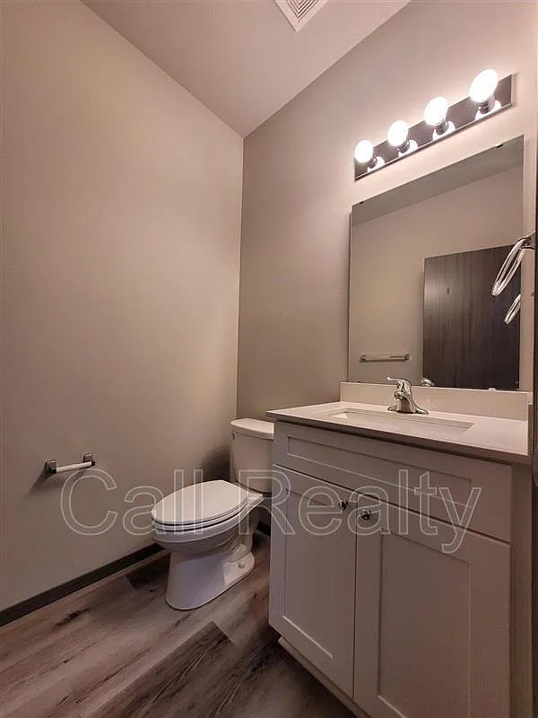 3 bed, 2.5 bath, 1500 sqft, $2,195 — Photo 3