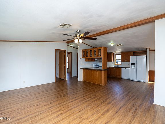 2nd image of 522 E Navajo Street