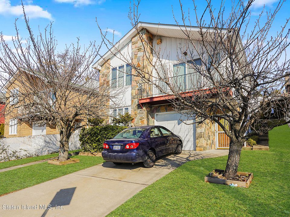 2nd image of 979 Hylan Blvd