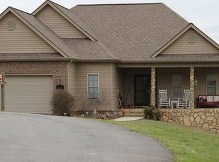 428 Brookside Dr, Elizabethton, TN 37643
