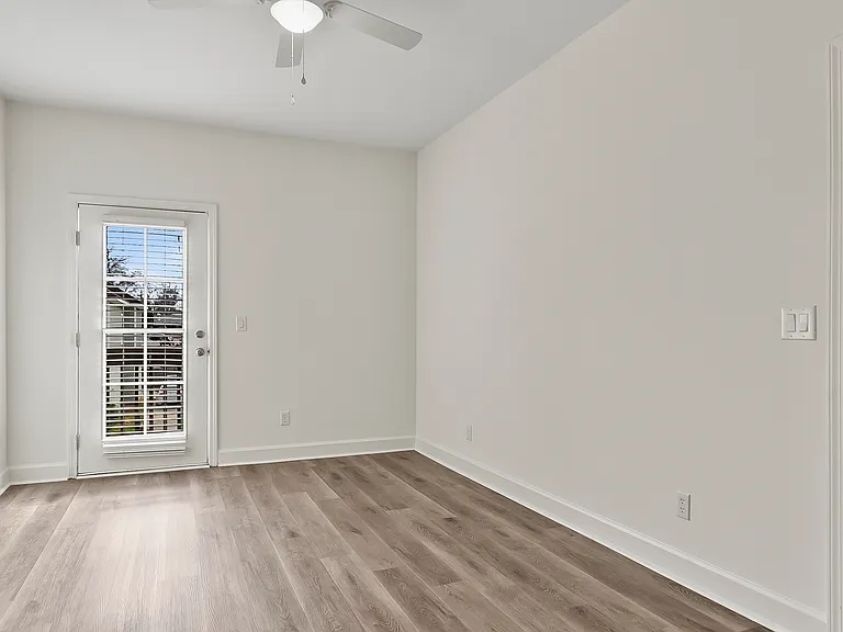 430-474 Wesley Pl — Photo 10