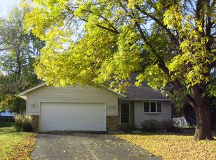 2805 Weston Ln N, Plymouth, MN 55447