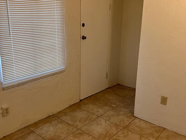 204 E Palmdale St — Photo 6