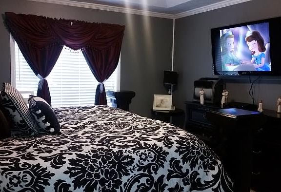 3rd image of 33 Lee Road 2095