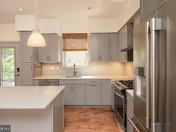 5th image of 1834 N Hancock St
