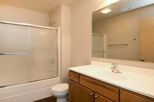 2nd Bathroom