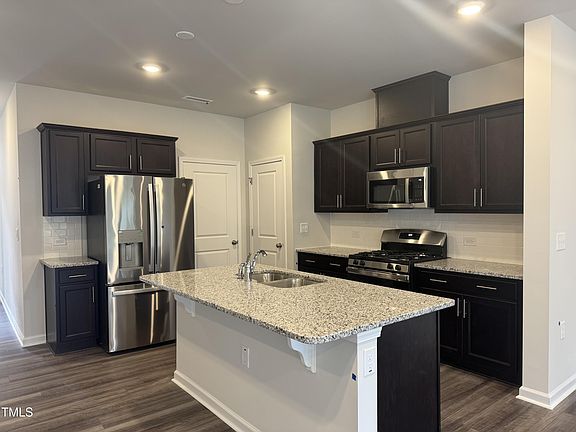 4th image of 287 Peebles Dr