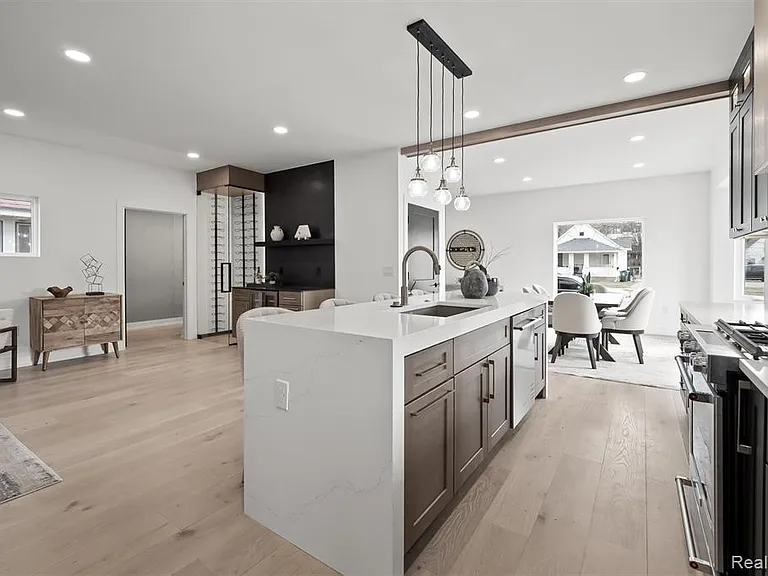 125 N Washington Ave — Photo 7