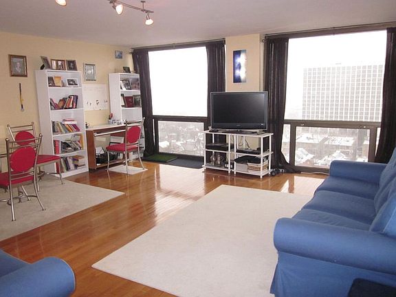 2nd image of 4343 N Clarendon Ave APT 1513