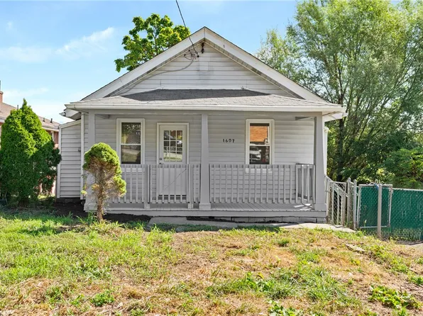 1607 Fredell St, Pittsburgh, PA 15210