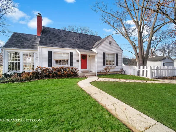 324 S Chase St, Wheaton, IL 60187