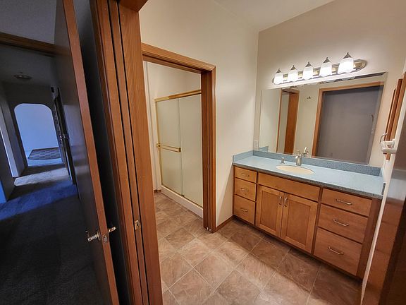 5th image of 904 Mountain Meadows Cir