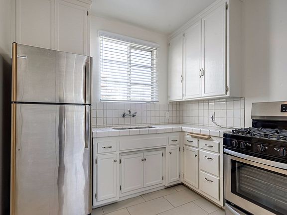 5th image of 679 Levering Ave #681A