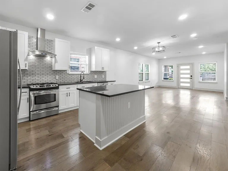 1809 Hardy St — Photo 8
