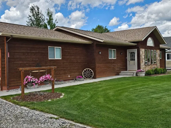 158 Holly Dr, Star Valley Ranch, WY 83127