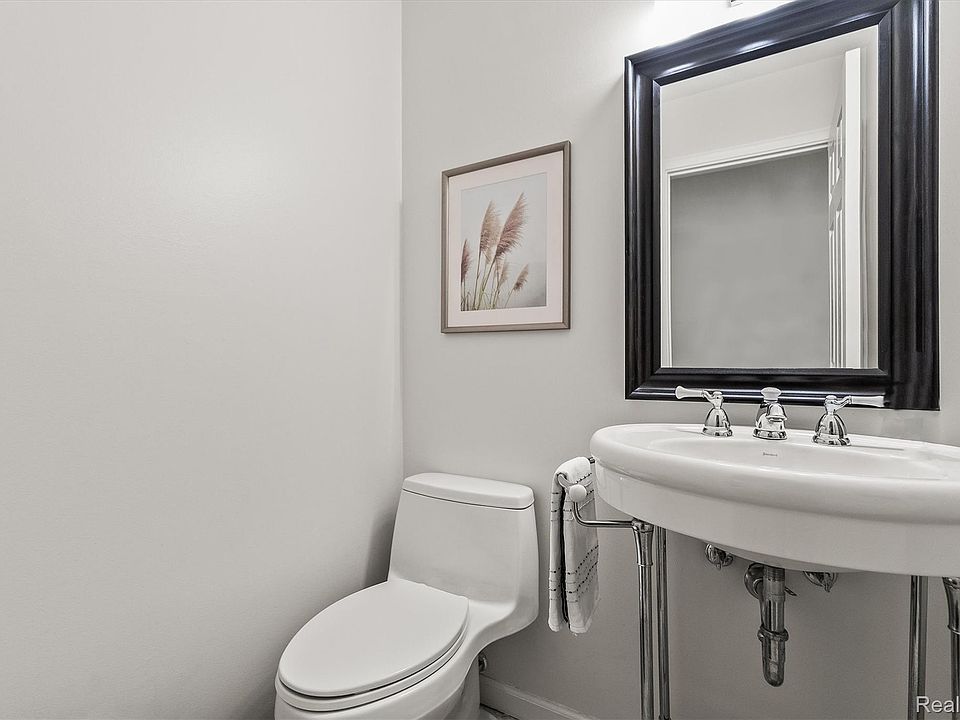 177 E Long Lake Rd, photo 13