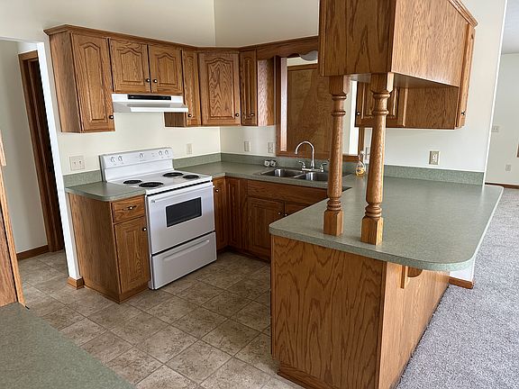 3rd image of 961 McDonald Dr NE APT B