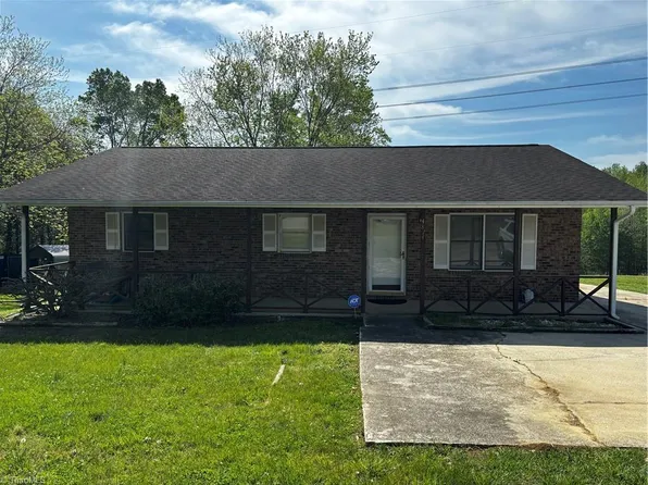 4874 Pliney Farlow Rd, Trinity, NC 27370