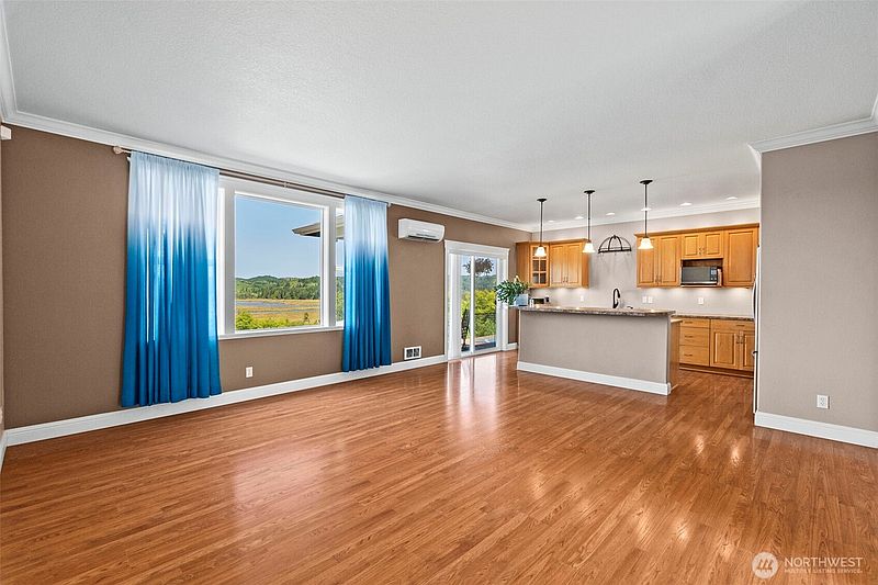 5th image of 1480 Pacific Avenue